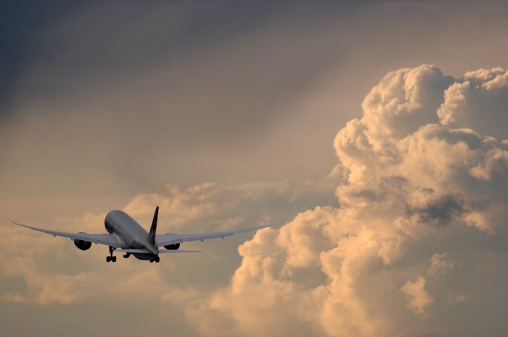 Airline Emissions Flight Clouds