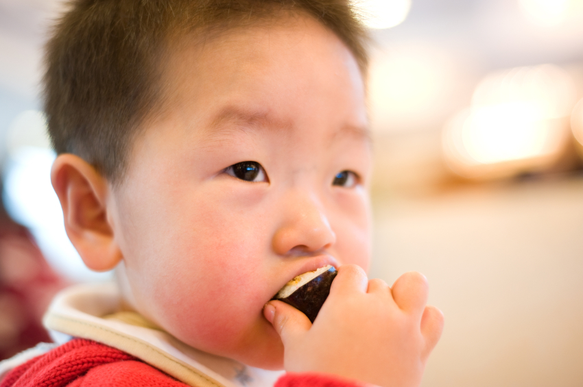 Istock Child Sushi